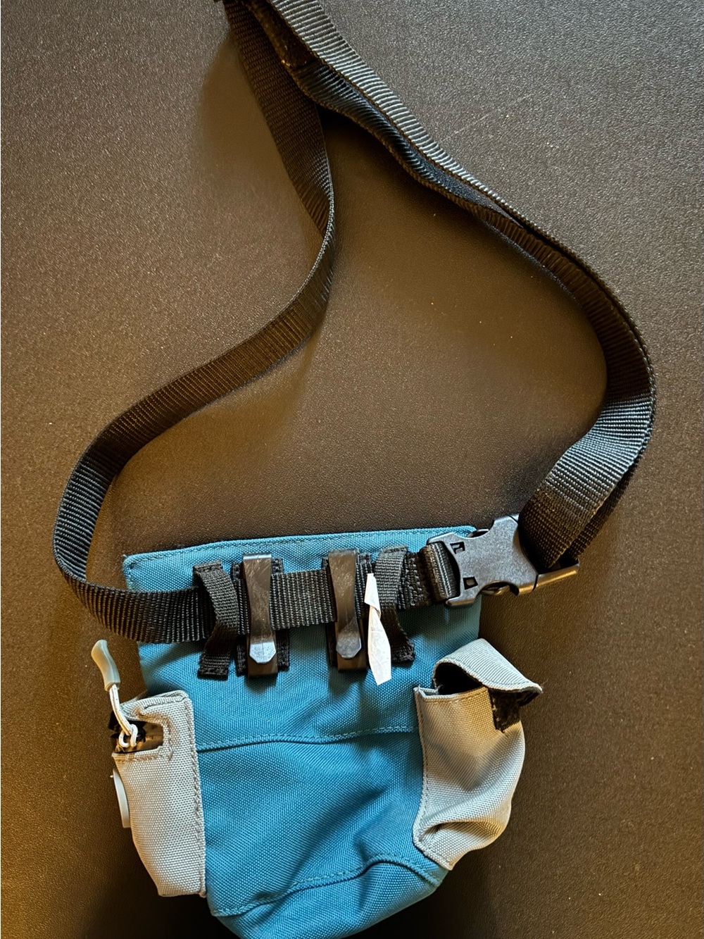 Arcadia Trail Dog Treat Training Pouch + Waste Bag Dispenser | Like - Picture 4 of 4